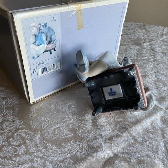 RETIRED 1998 ‘WE CAN’T PLAY LLADRO’ PORCELAIN FIGURINE-Item#01005706 - Picture 7 of 8